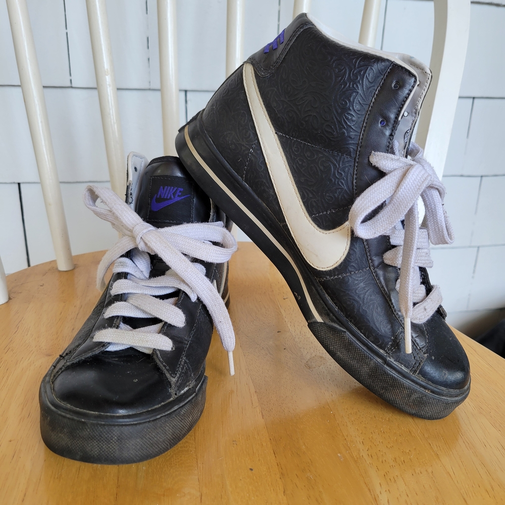 Nike Black and White Sneakers